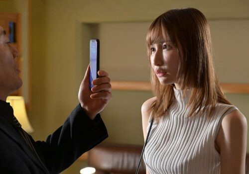 Cô vợ trẻ làm gái gọi phục vụ sếp giúp chồng trả nợ vì phá sản Cô vợ trẻ làm gái gọi phục vụ sếp giúp chồng trả nợ vì phá sản